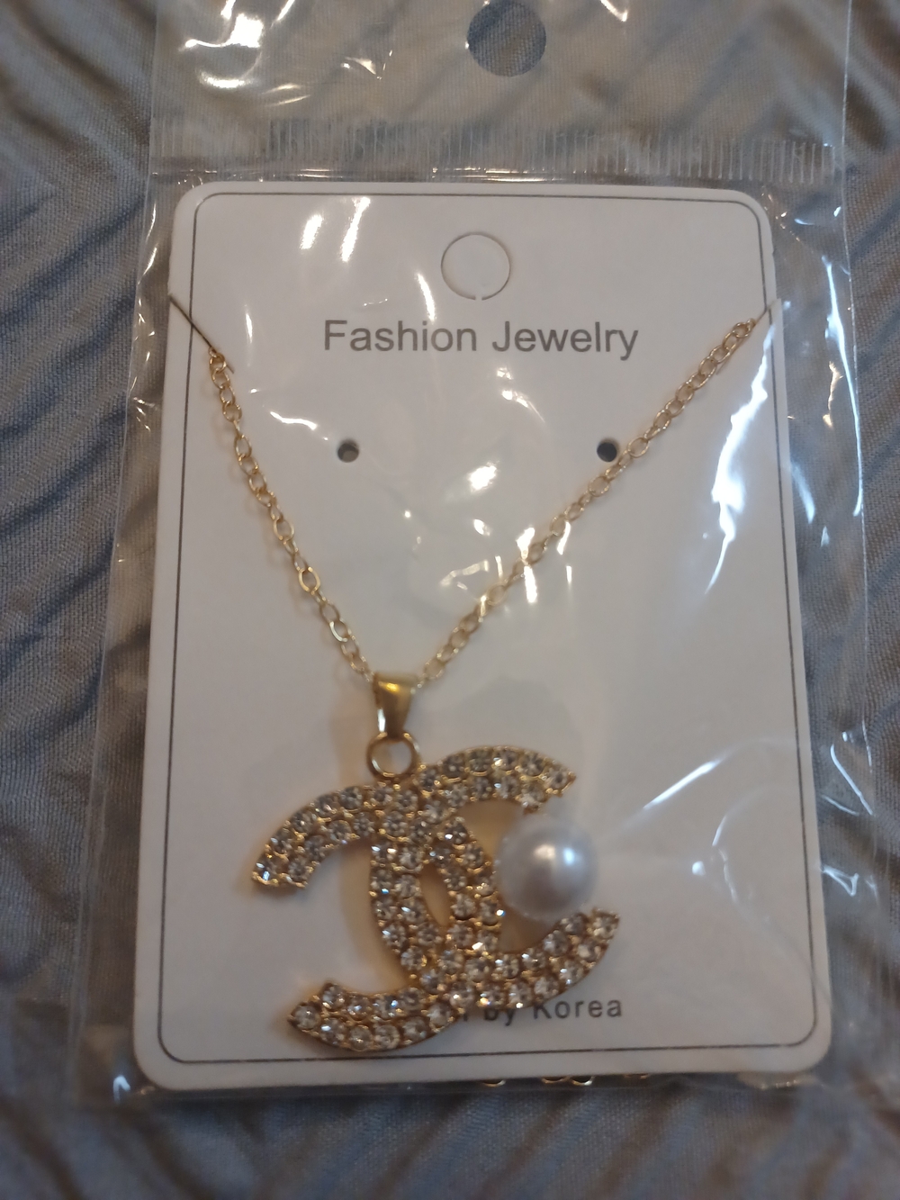 Fashion Jewelry Gold Crystal Pendant Necklace with Pearl Accent
